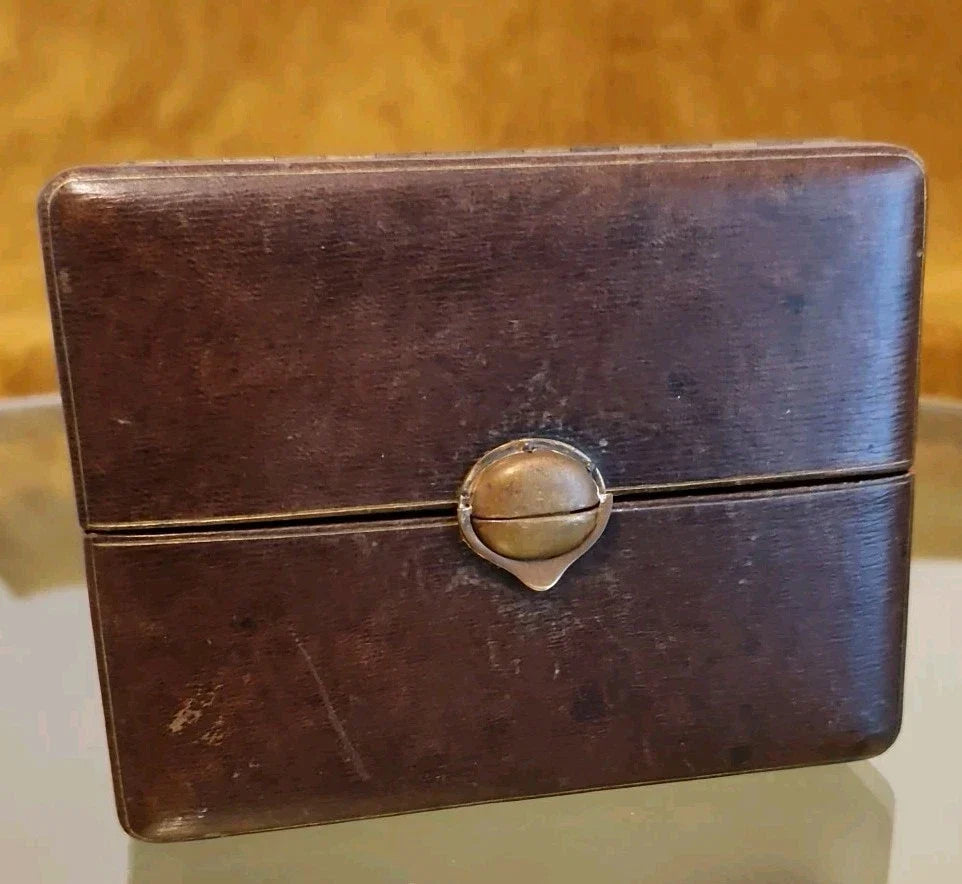 Antique 19th-century jewelry box with ring holder