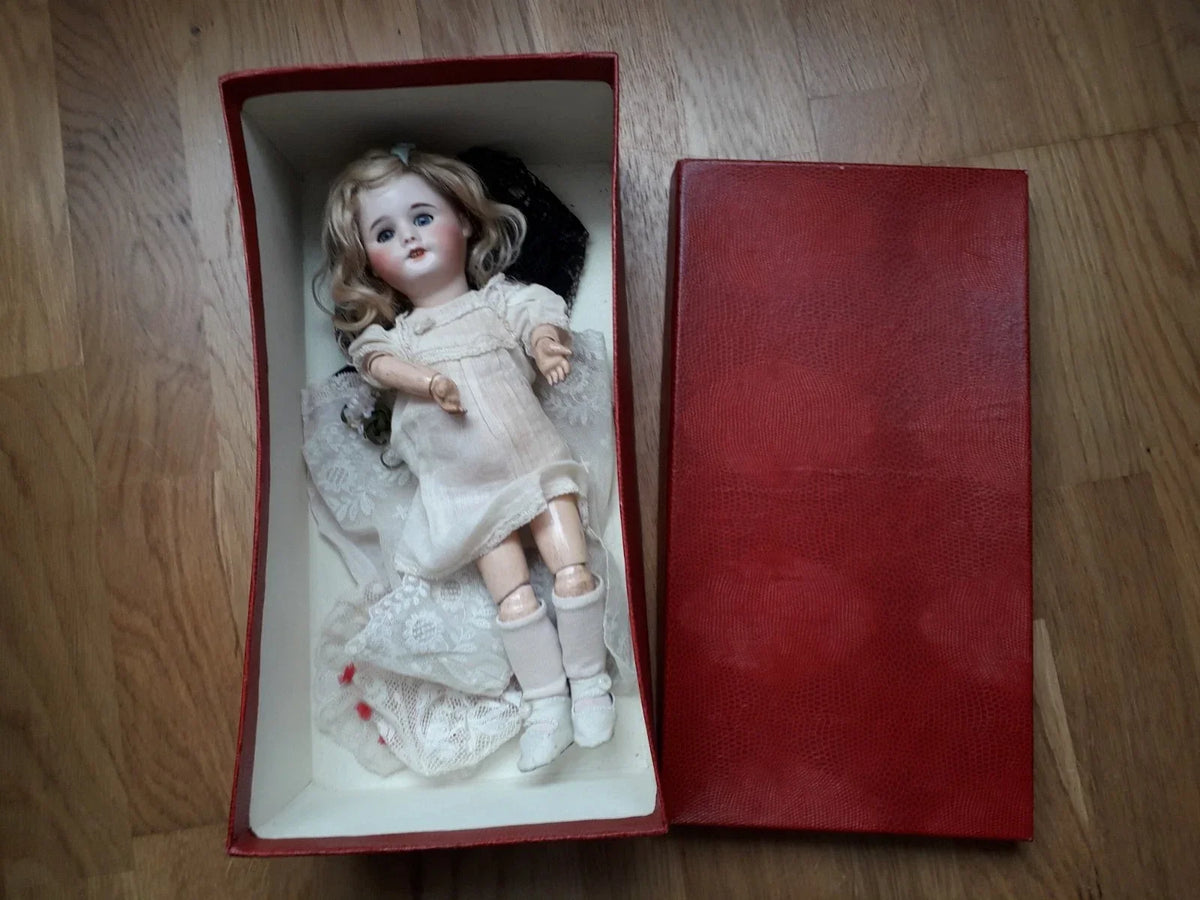 Myette doll from the Lisette magazine, issue no. 1 of 1921