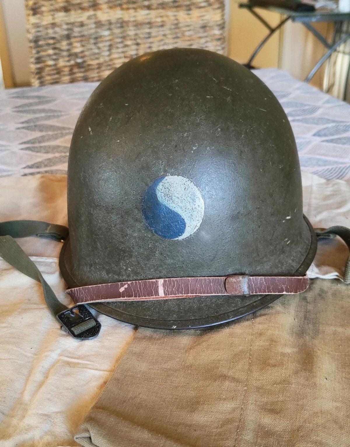 US M1 WWII Helmet 29th Infantry Division D-Day Omaha Beach WWII Normandy Insignia