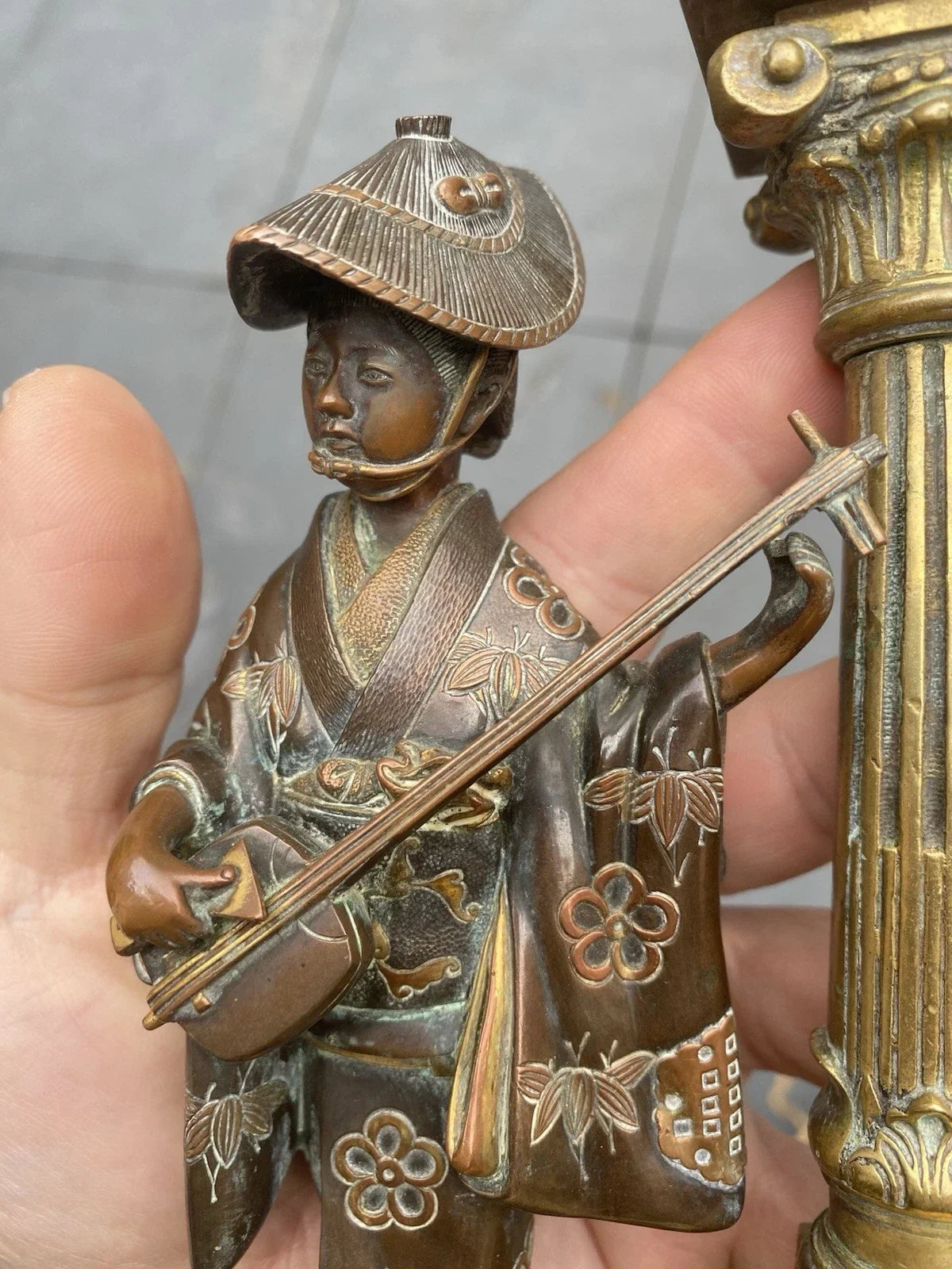 Lampe ancienne en bronze