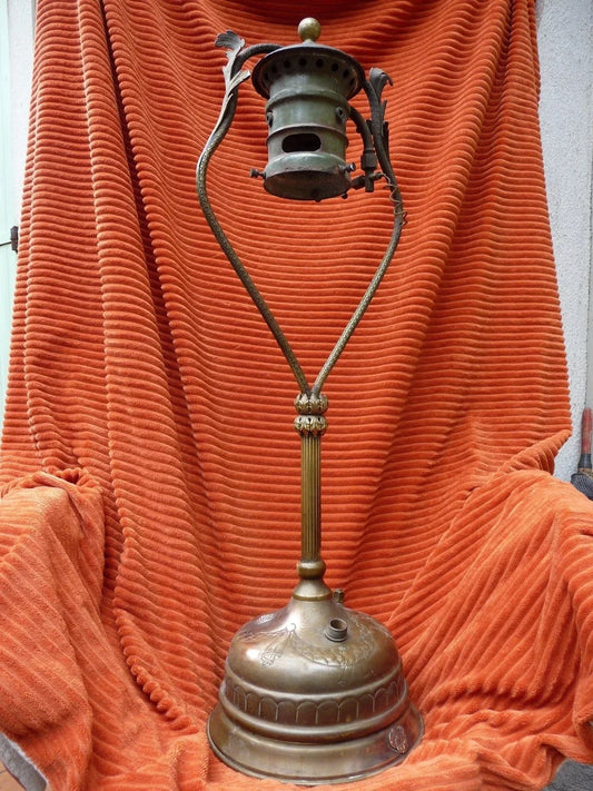 Antique pressure lamp