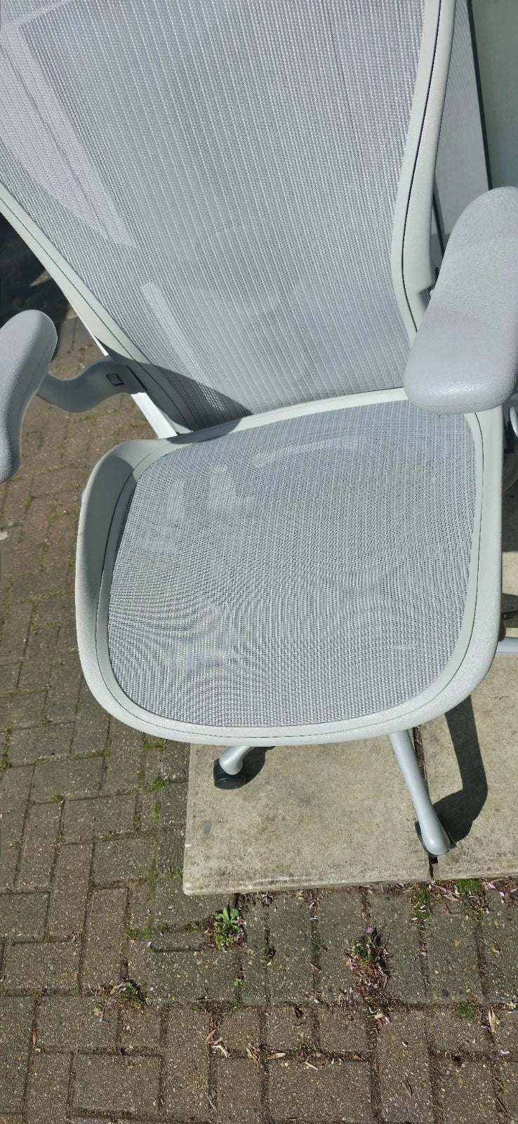 Herman Miller Aeron remastered size C in perfect condition mineral grey