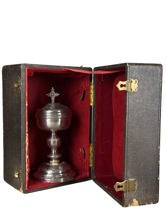 Antique solid silver ciborium in its case, Favier Frères LYON, religious mass item