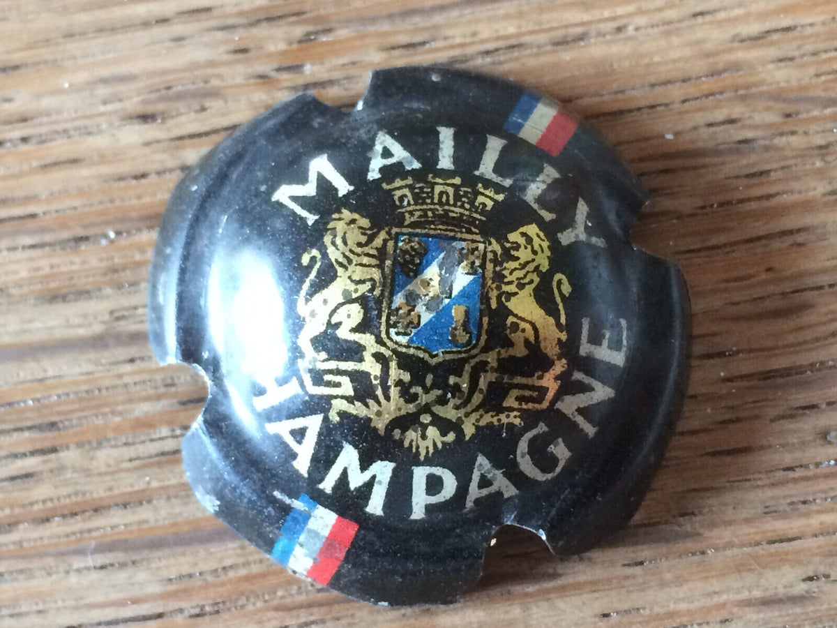 Mailly Grand Cru champagne capsule with notches