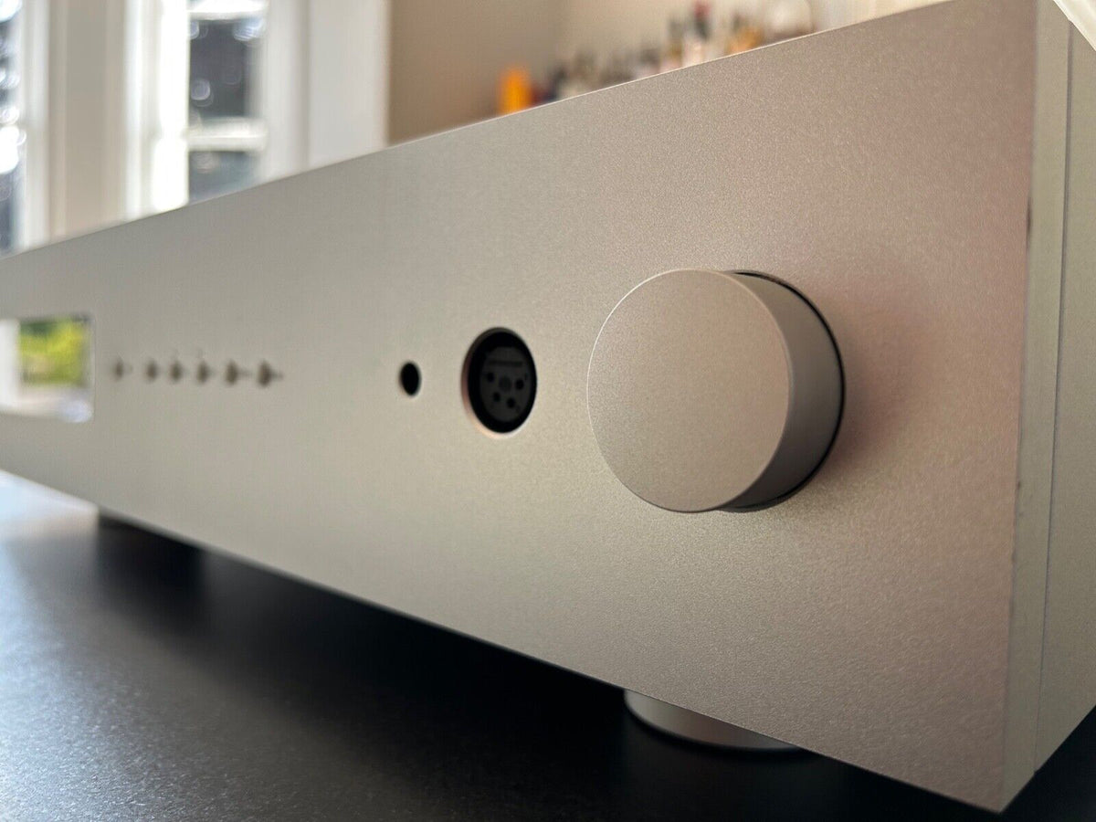 dCS Bartok 2.0 digital headphone amplifier/preamplifier