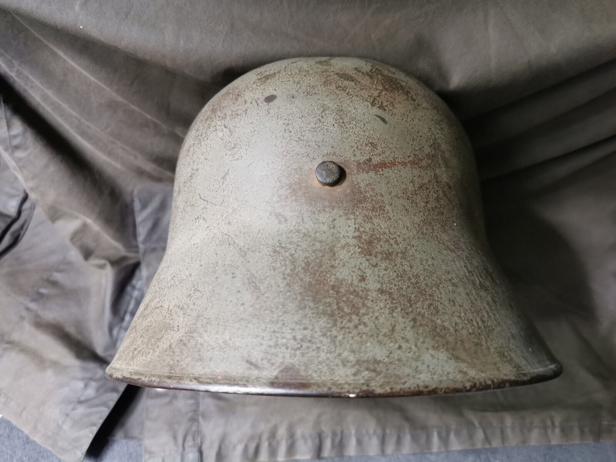 Original German M16 steel helmet 1