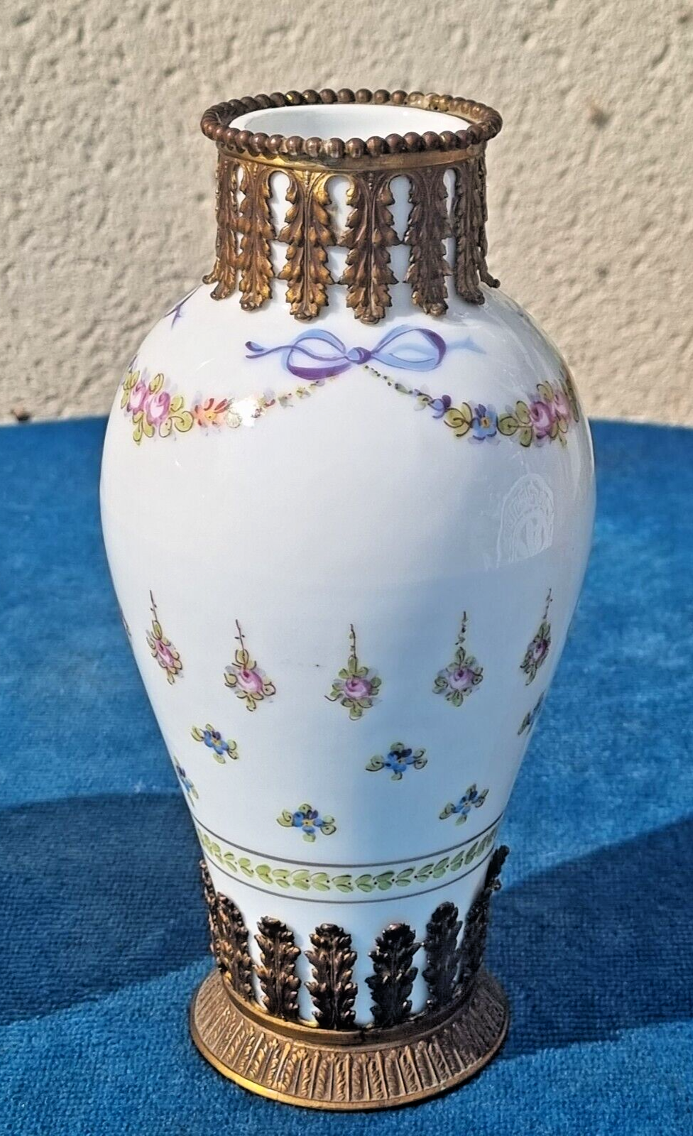 Lovely pair of antique Sèvres porcelain vases with bronze mounts