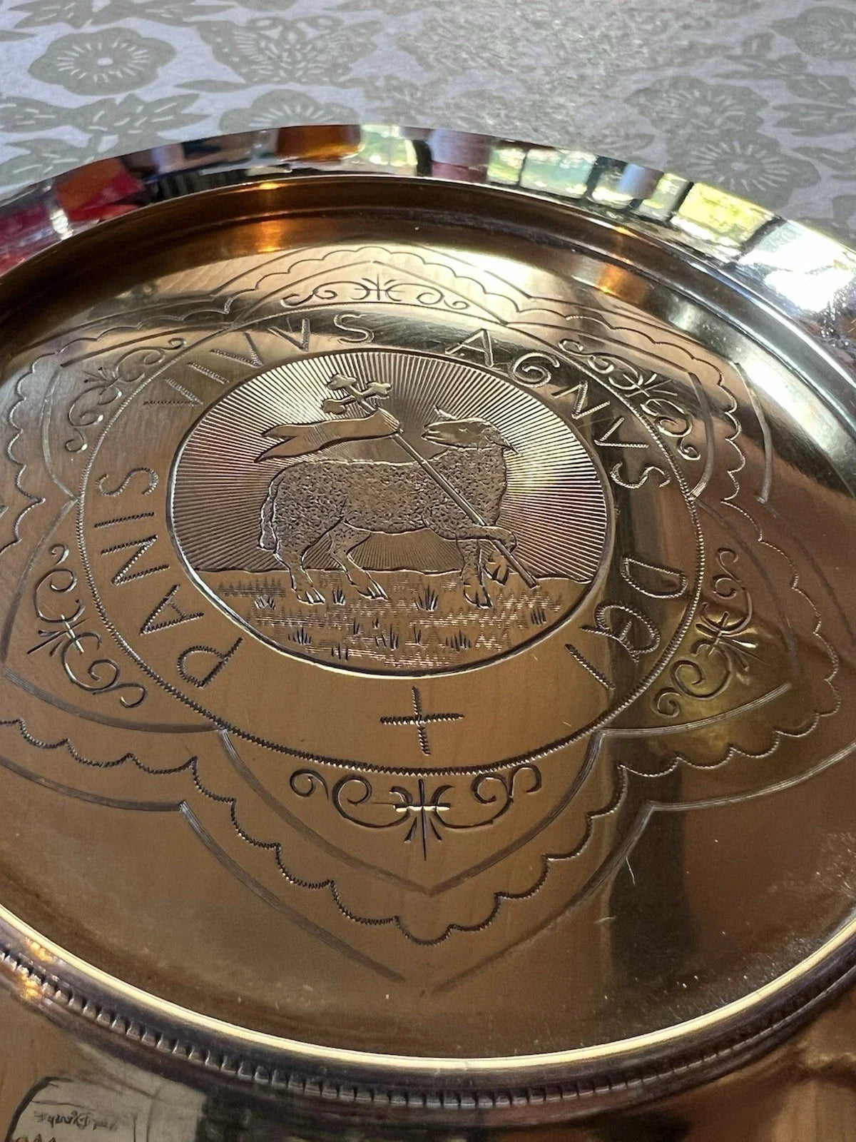 SUBLIME ANTIQUE RELIGIOUS GILT SILVER PATEN FOR COLLECTION