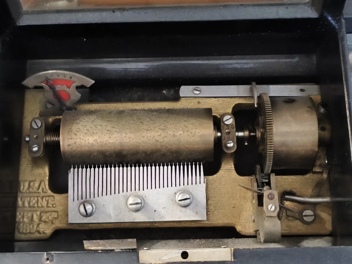 Antique Napoléon III 6-Air Music Box