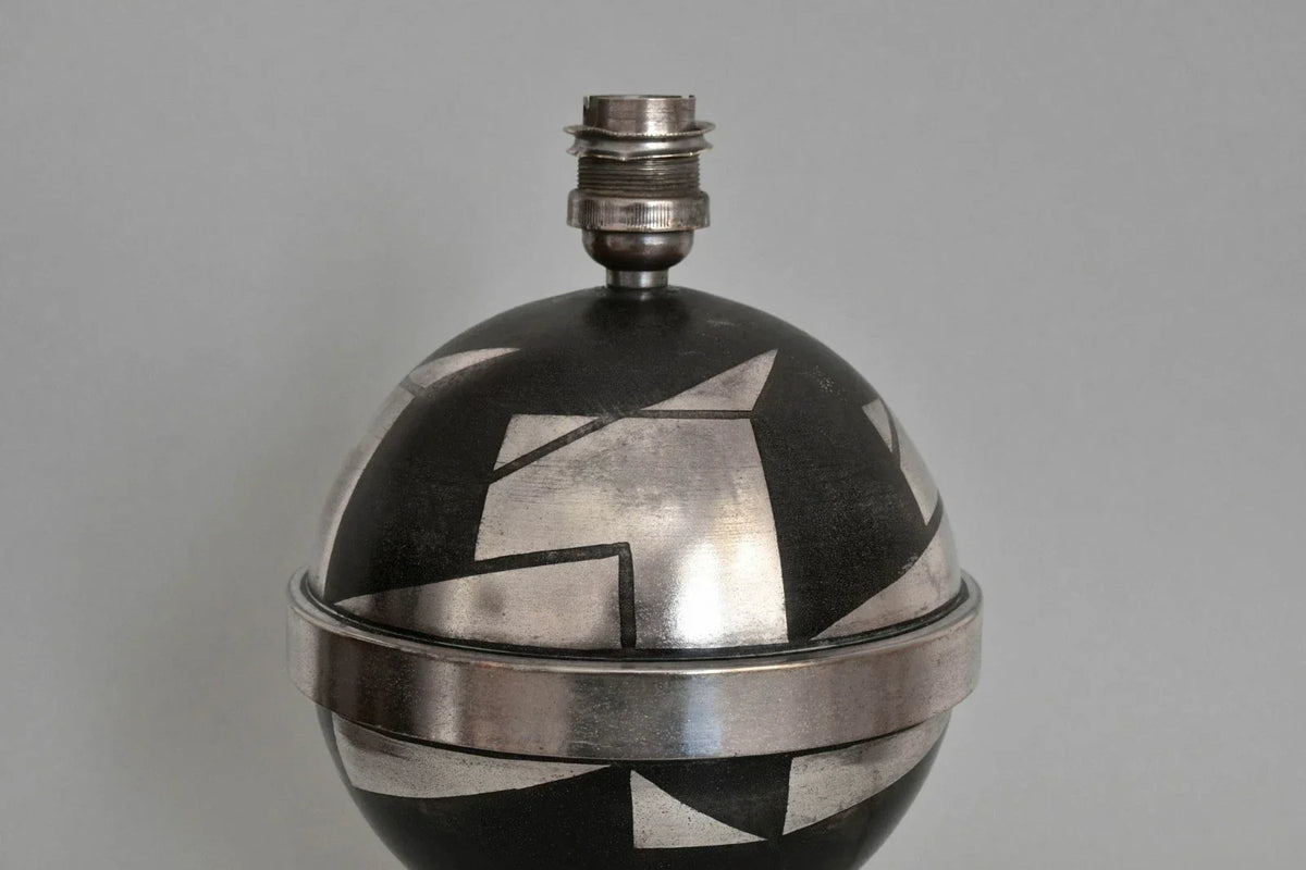 Lampe de table Art Déco en dinanderie, vers 1920-1930