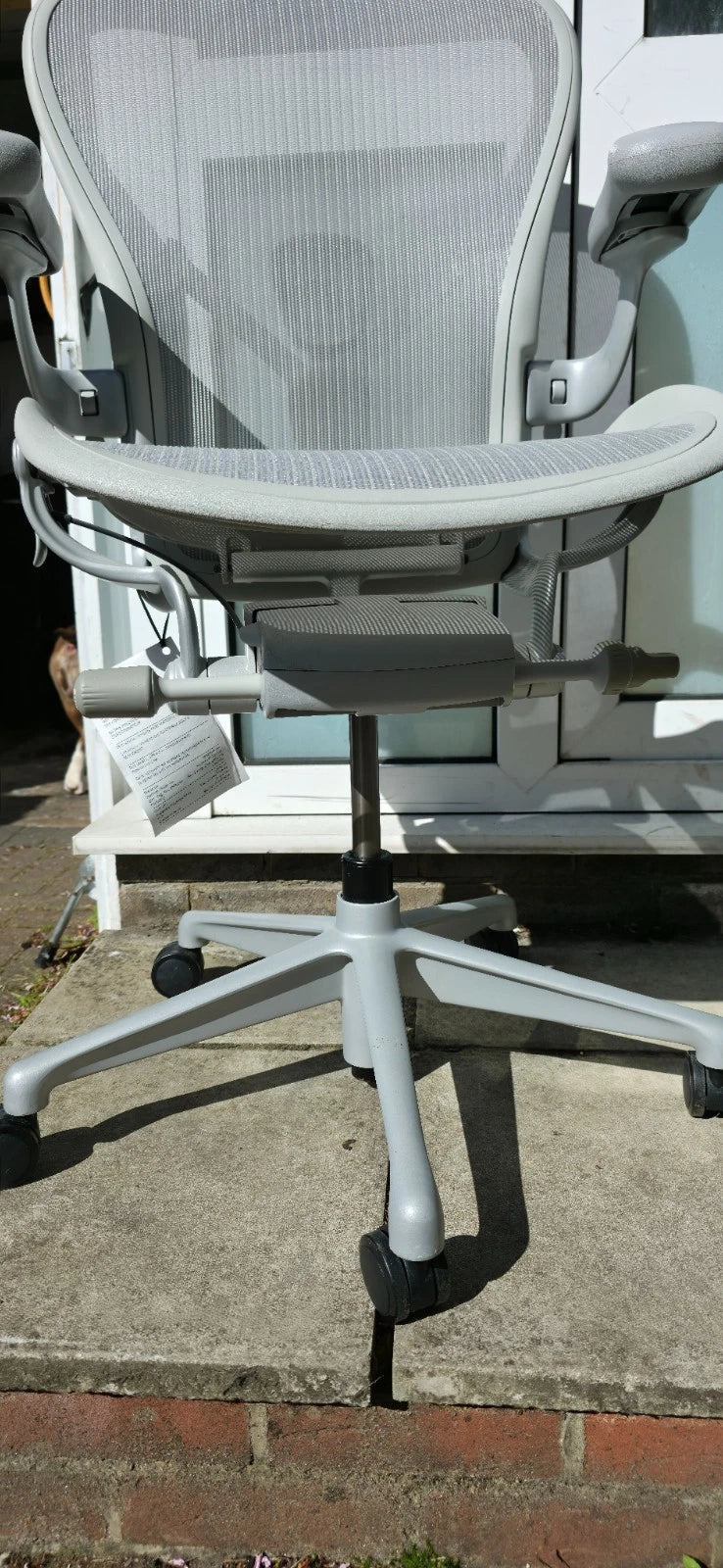 Herman Miller Aeron remastered size C in perfect condition mineral grey