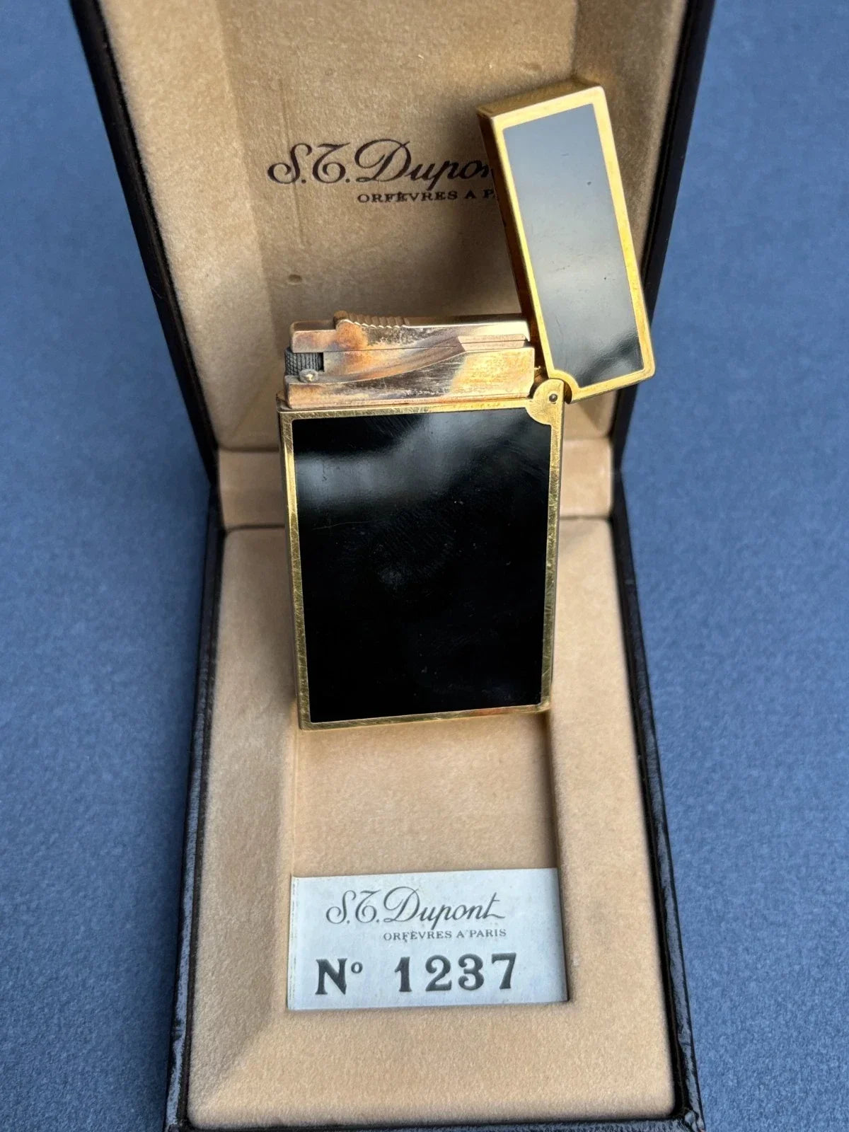 S.T. Dupont Chinese lacquer lighter with dragon motif, gold-plated