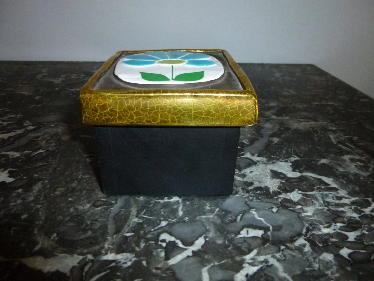 Beautiful Mithé Espelt enamelled gilt ceramic jewelry box, 1970s, Lembo era
