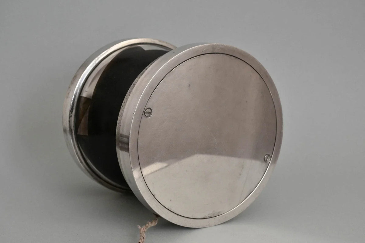 Lampe de table Art Déco en dinanderie, vers 1920-1930