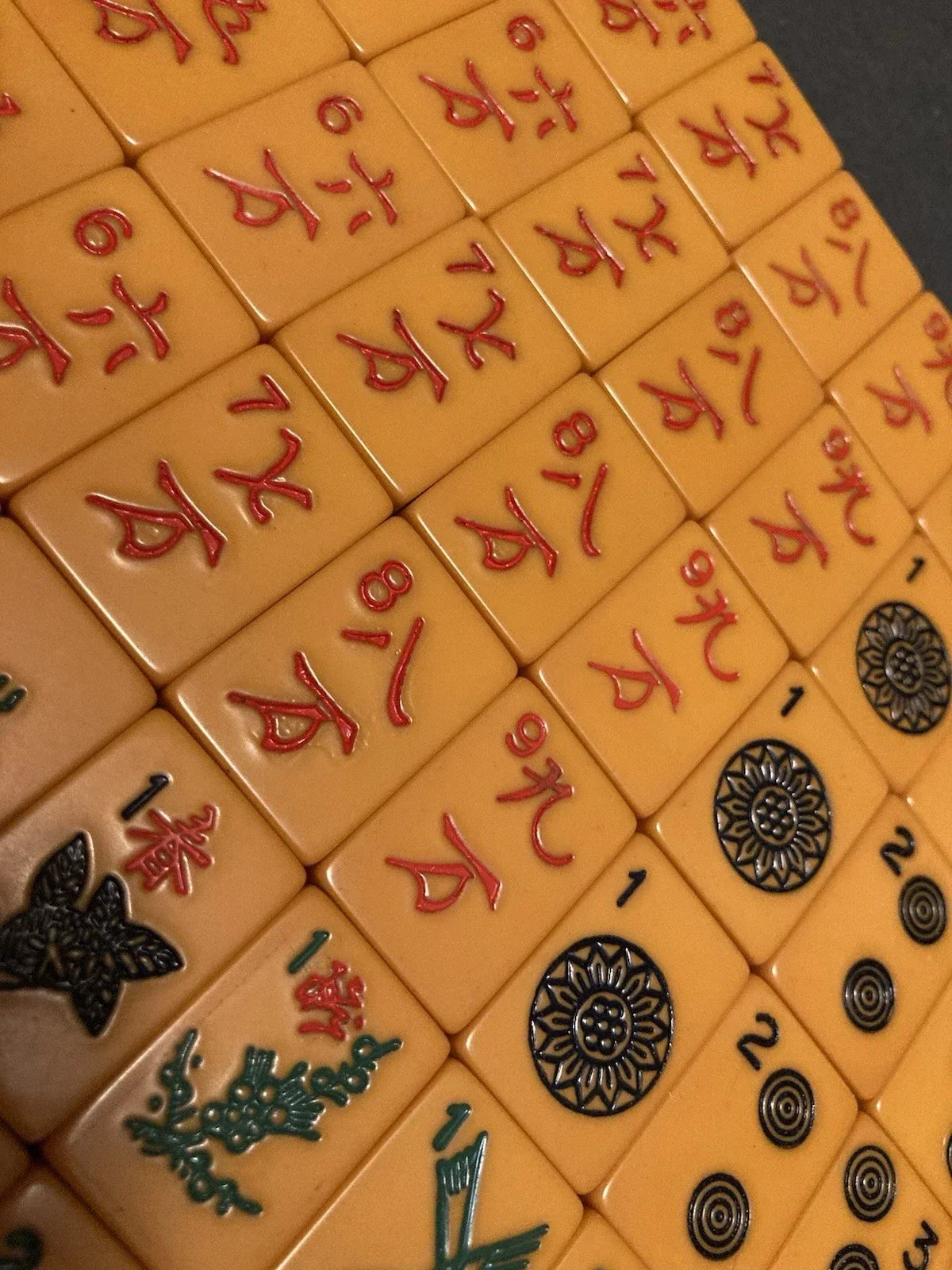 Vintage 1930s bakelite tiles, 152 pieces, late 1938, Macy brand