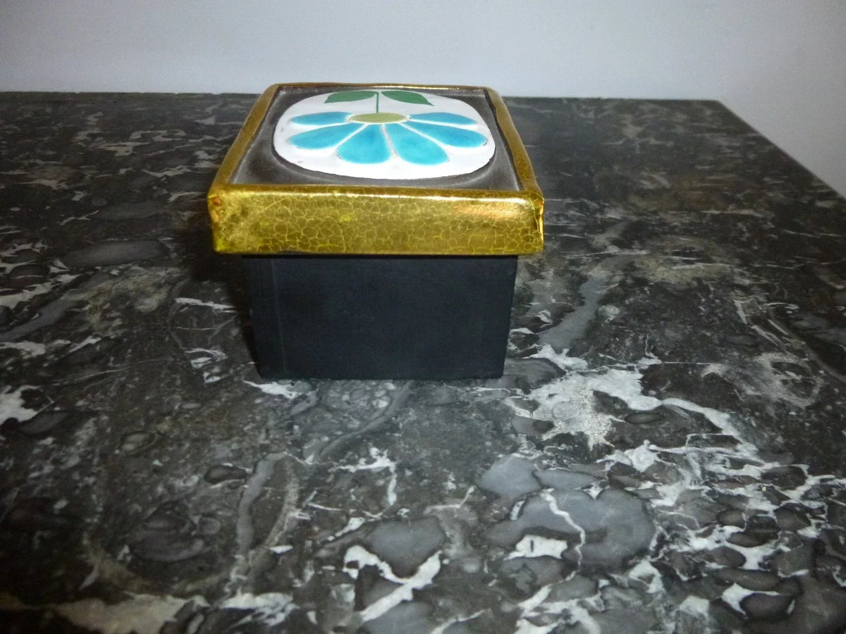 Beautiful Mithé Espelt enamelled gilt ceramic jewelry box, 1970s, Lembo era