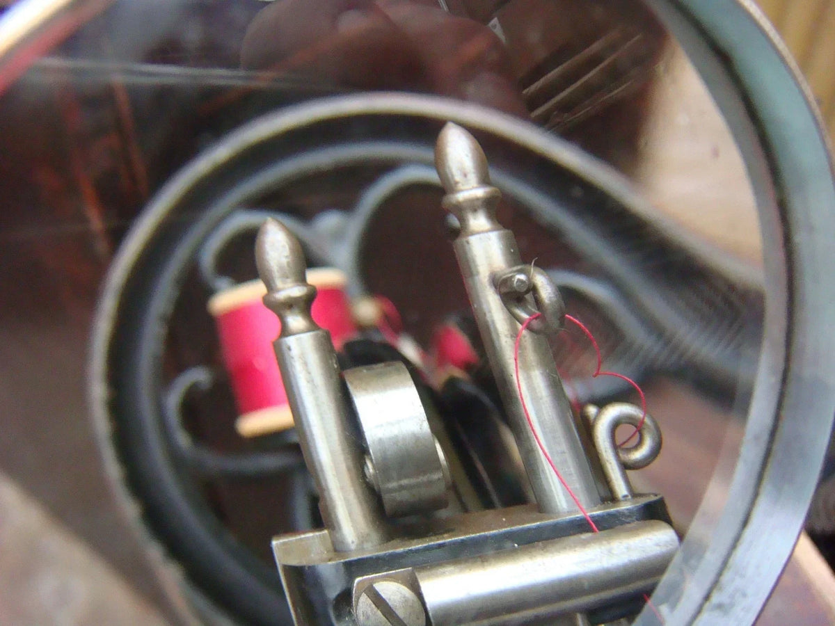 Machine à coudre ancienne et vintage wilcox & gibbs