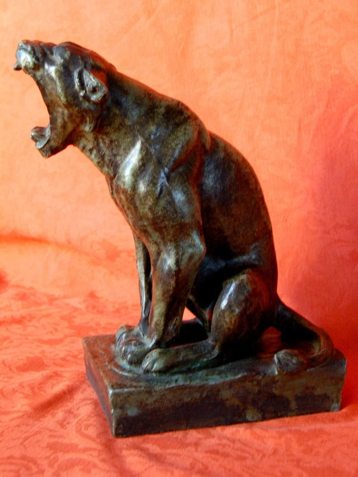 Georges Lucien GUYOT (1885-1972) seated lioness POMPON school