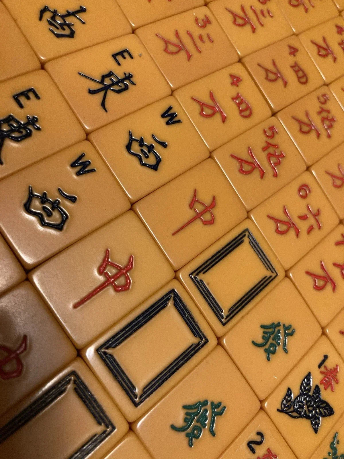 Vintage 1930s bakelite tiles, 152 pieces, late 1938, Macy brand