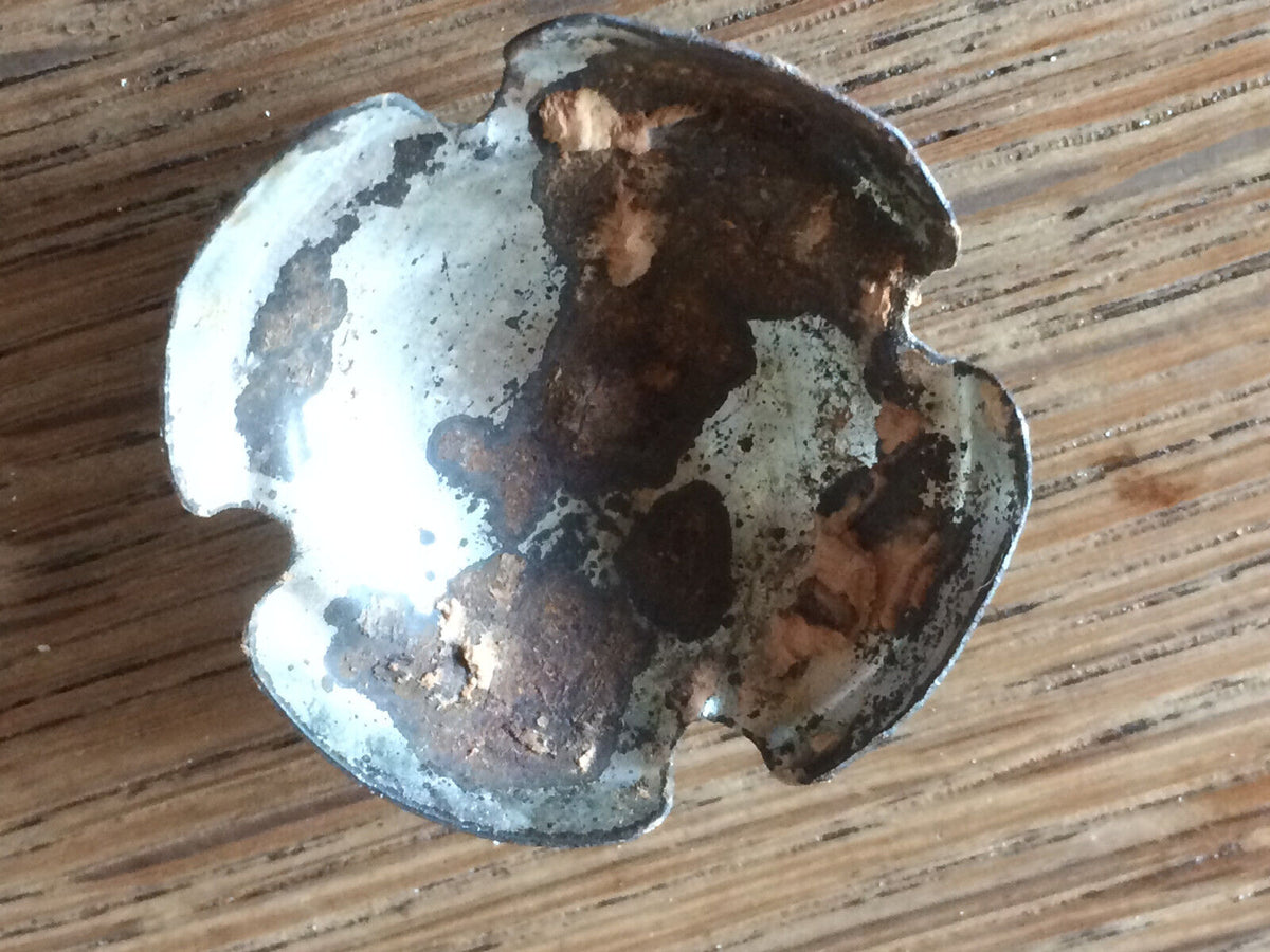 Mailly Grand Cru champagne capsule with notches