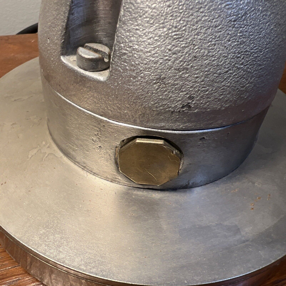 Jieldé lamp with 2 curved arms