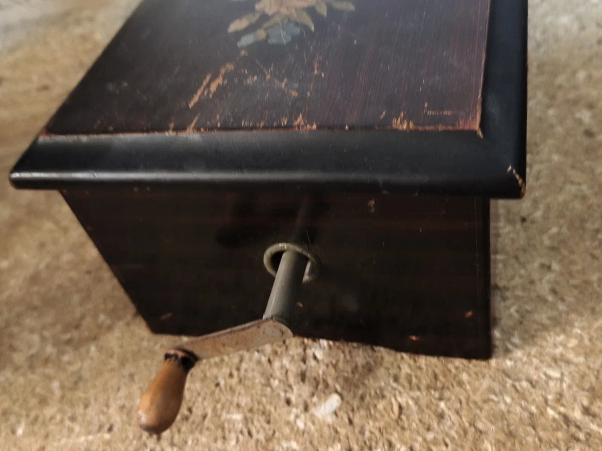 Antique Napoléon III 6-Air Music Box