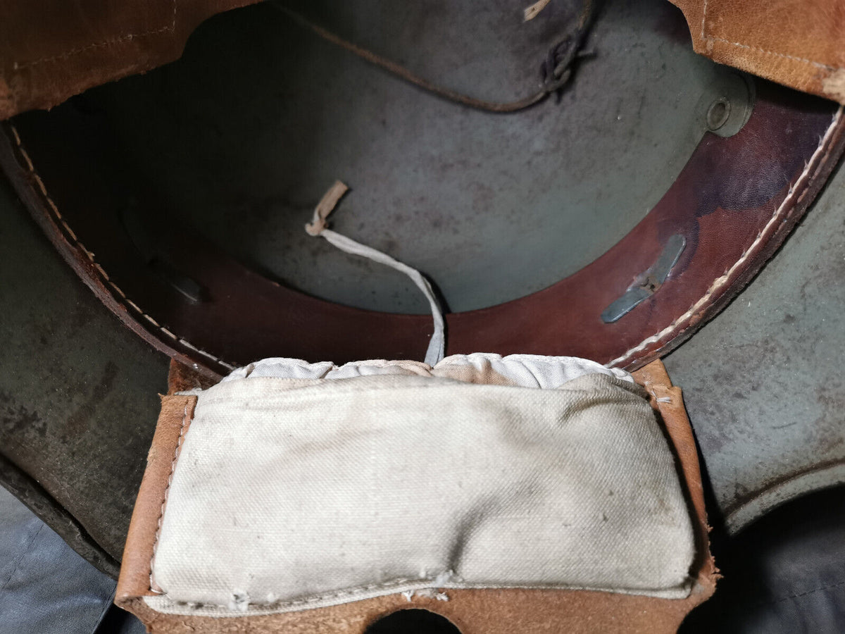 Original German M16 steel helmet 1