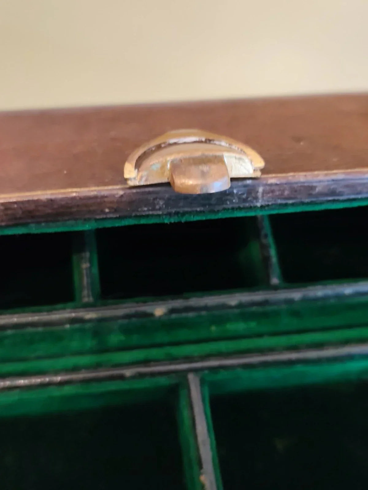 Antique 19th-century jewelry box with ring holder