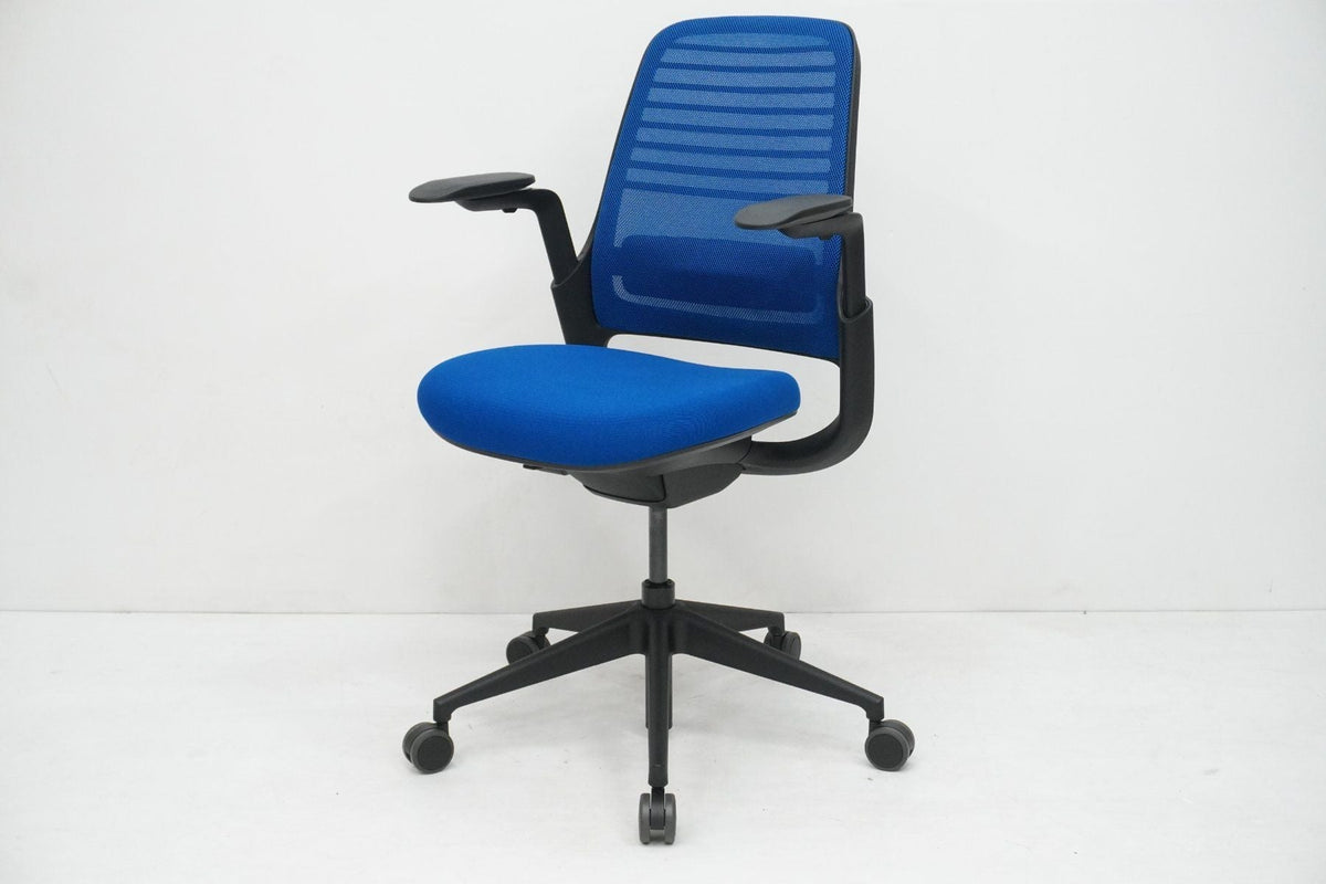 Steelcase Series 1 - Ergonomic swivel office chair with mesh back