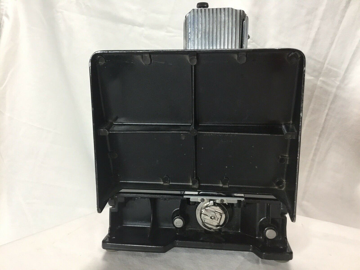 Vintage Singer 221 Featherweight sewing machine