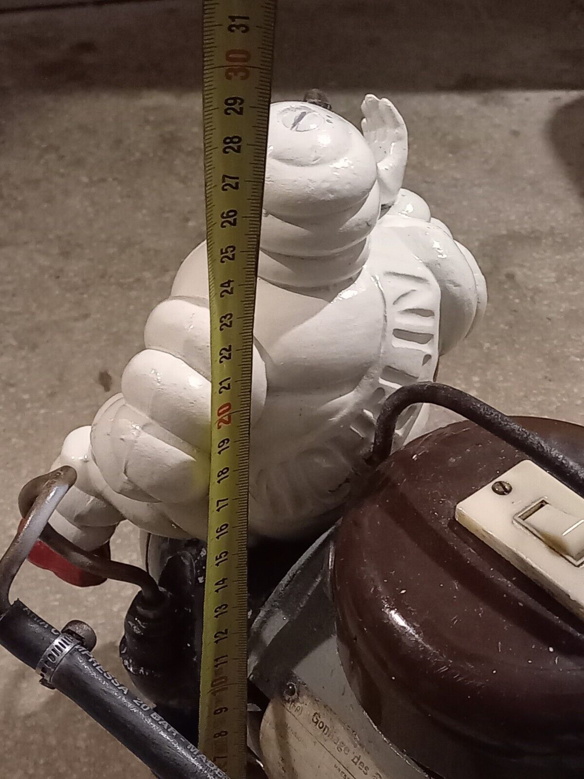 Vintage Michelin BIBENDUM tire inflator