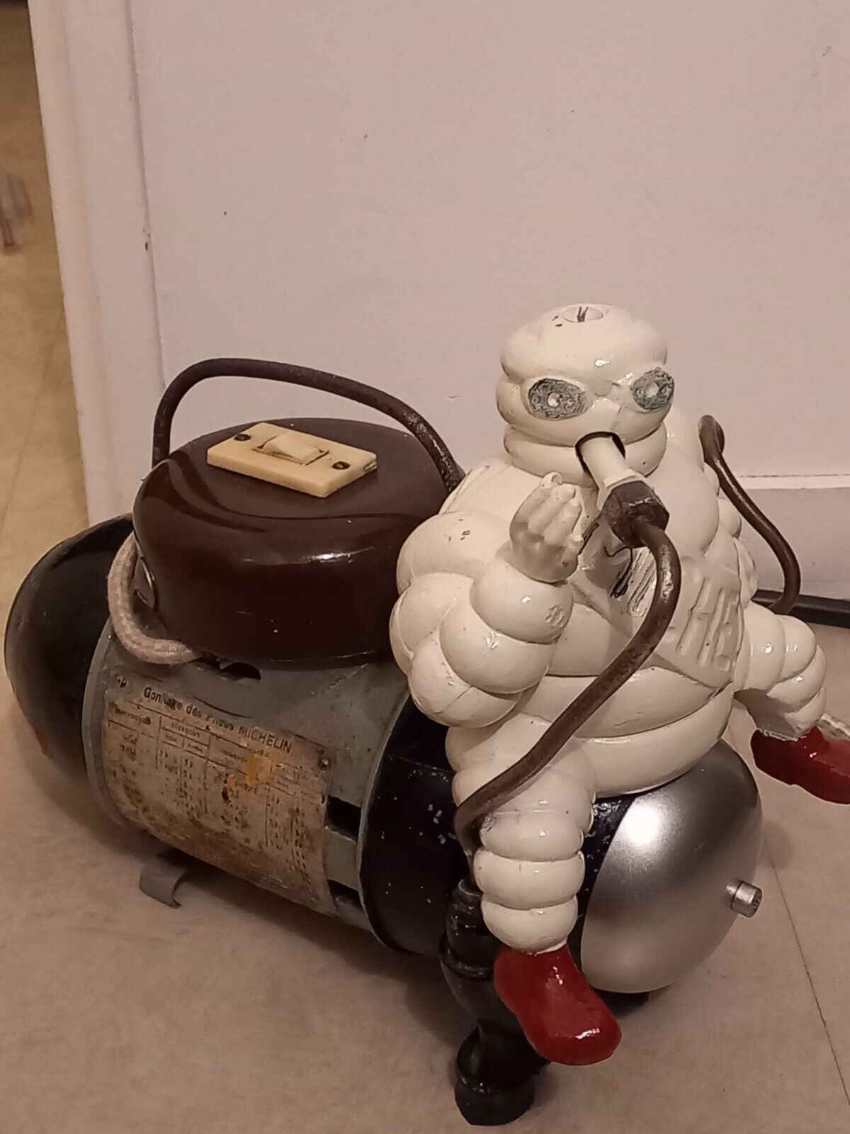 Vintage Michelin BIBENDUM tire inflator