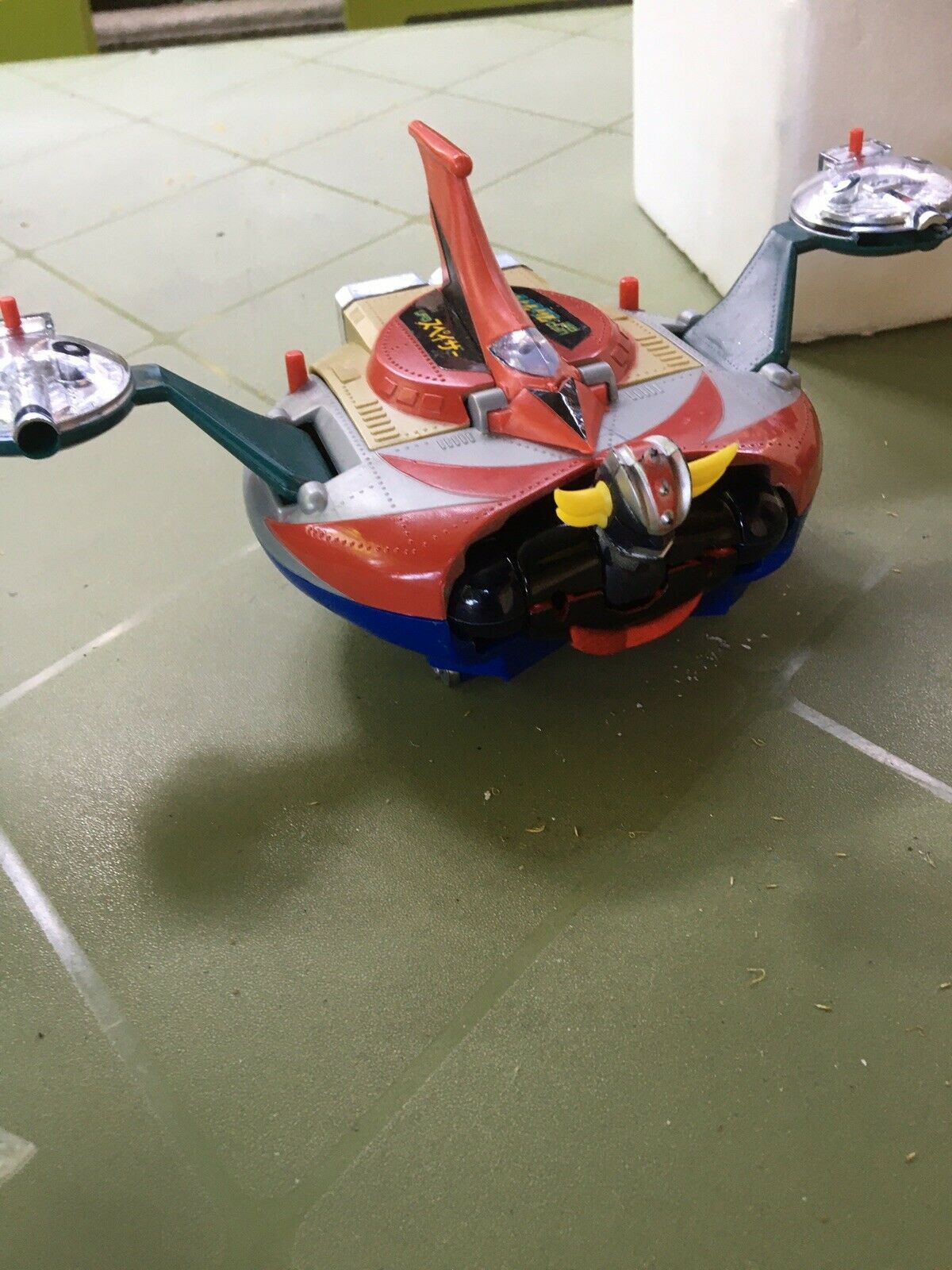 Goldorak saucer