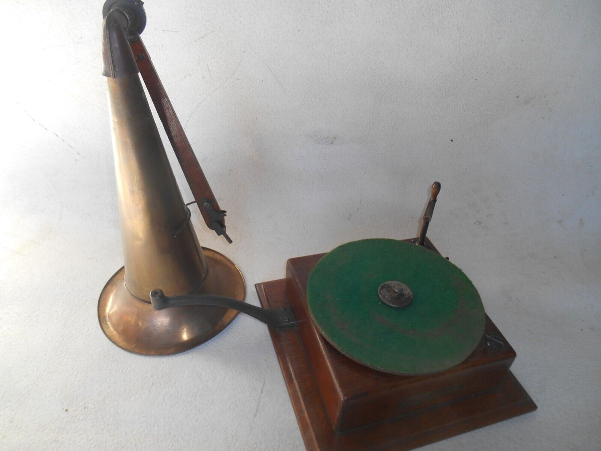 Phonograph