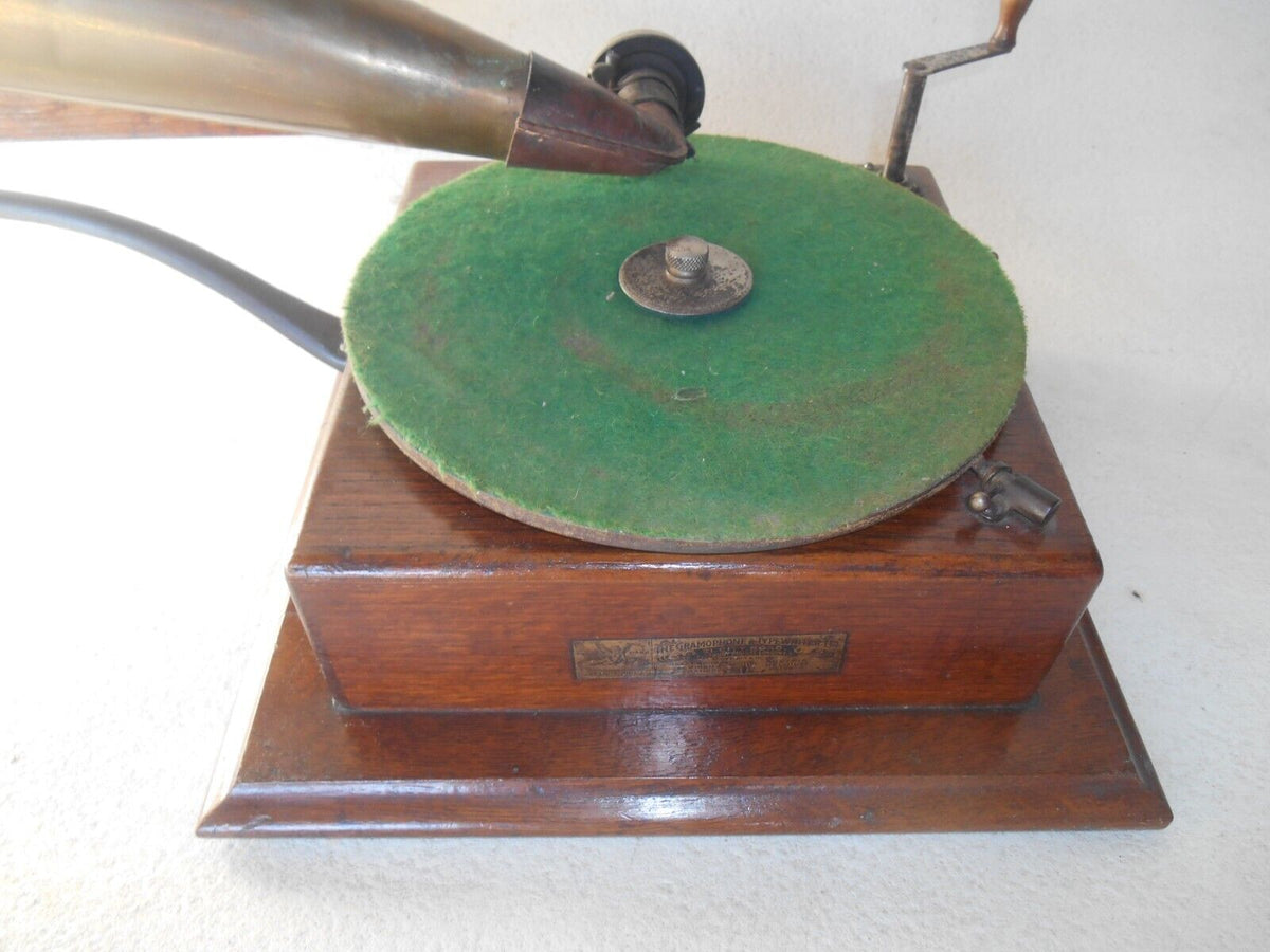 Phonograph