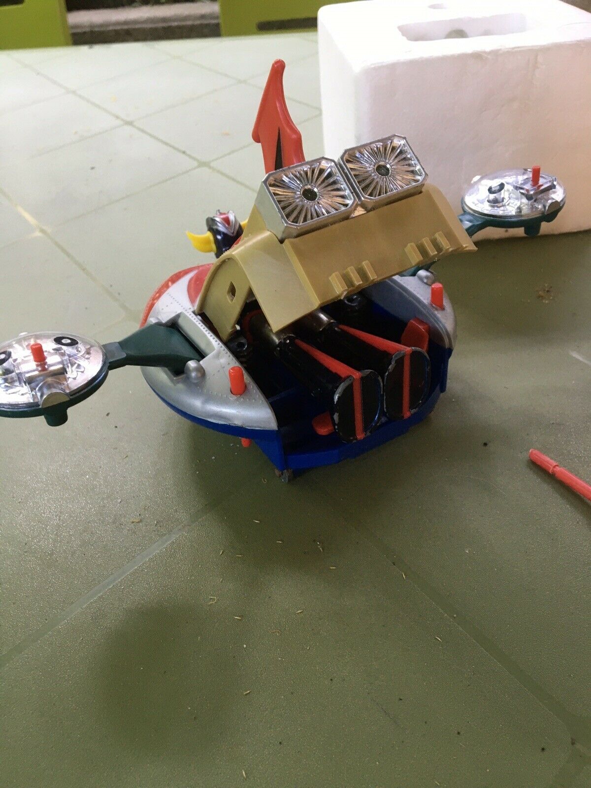 Goldorak saucer